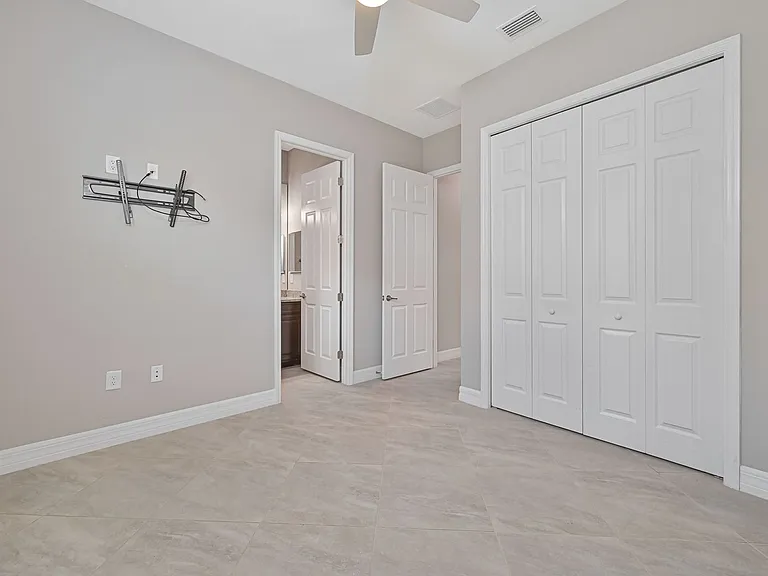 28076 Foxrock Ct — Photo 33