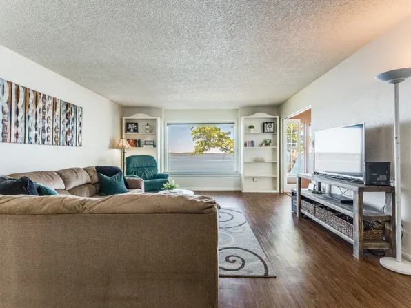 112 Harbor Dr Unit 215, Runaway Bay, TX 76426
