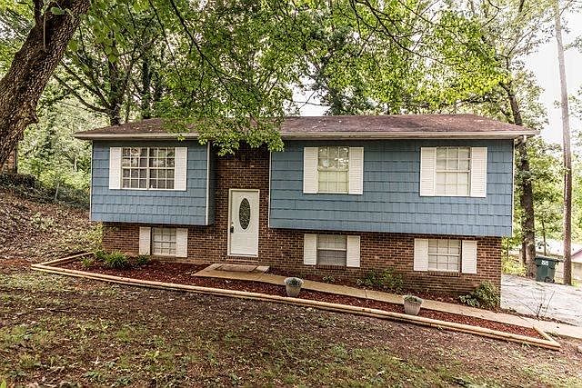 1st image of 4010 Lynncrest Dr NE