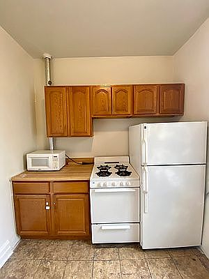1st image of 785 E 4th St #D6