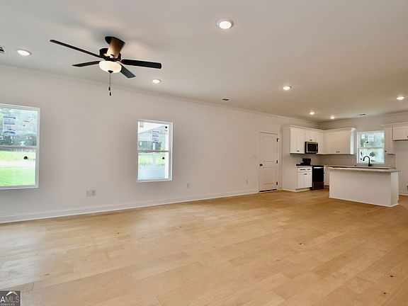 4th image of 205 Timsbury Dr