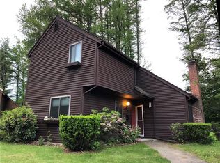 3 Mathers Xing, Simsbury, CT 06070