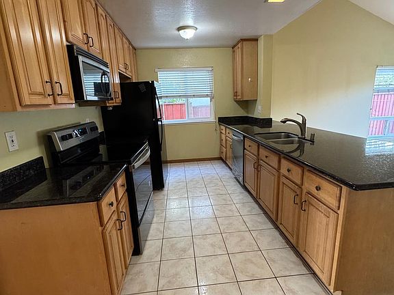 5th image of 3380 Alder Ave