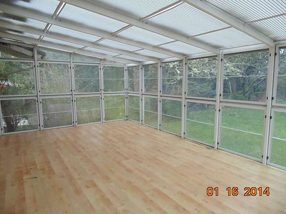 3rd image of 10422 NE Duncan Ln