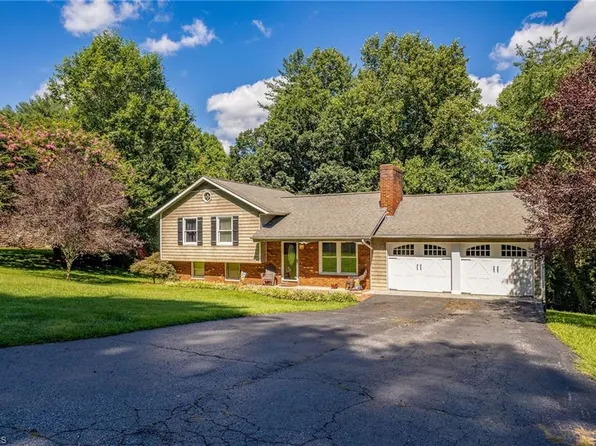 289 Midlawn View St, North Wilkesboro, NC 28659