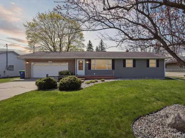 1557 Riviera St, Saginaw, MI 48604