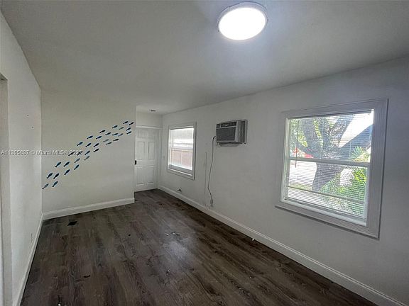 2nd image of 2118 N 19th Ave #3