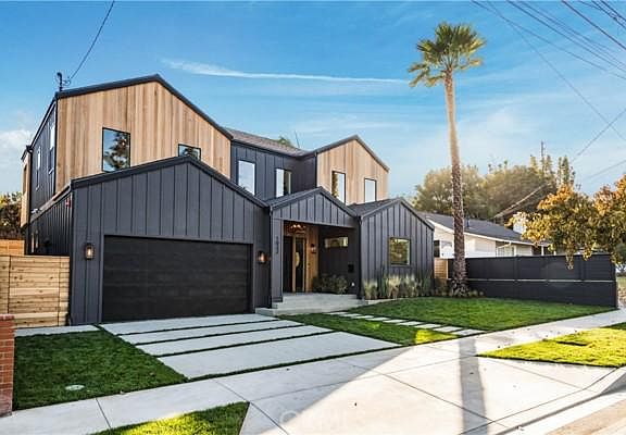 3rd image of 1032 Avenue H