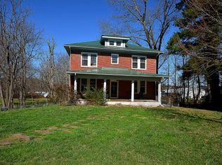 2814 W Walnut St, Johnson City, TN 37604