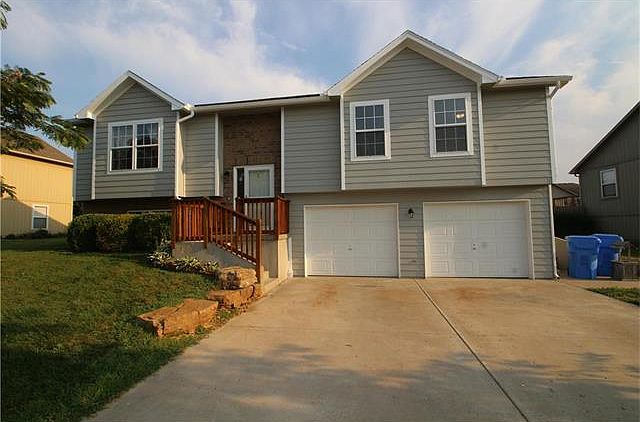 1st image of 2712 E Hickory Ct