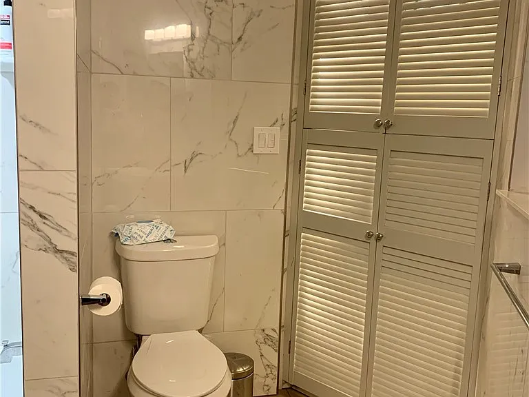 5926 S Alameda St — Photo 15