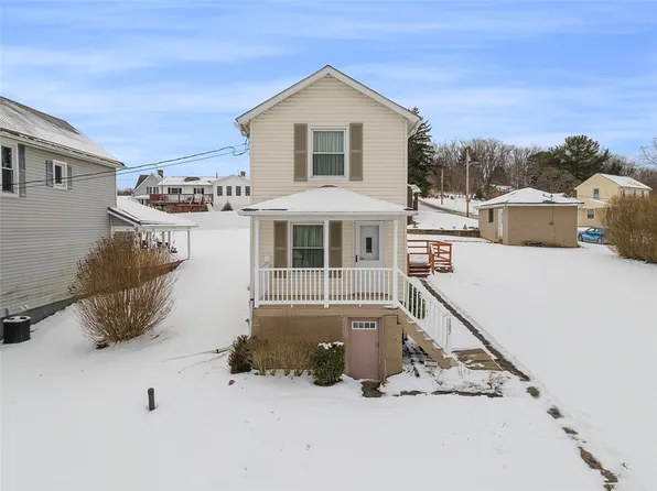 107 Richardson Ave, Bentleyville, PA 15314