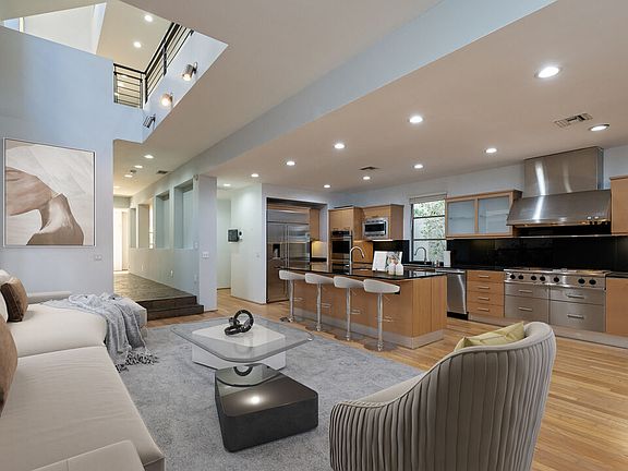 3rd image of 143 Union Jack Mall