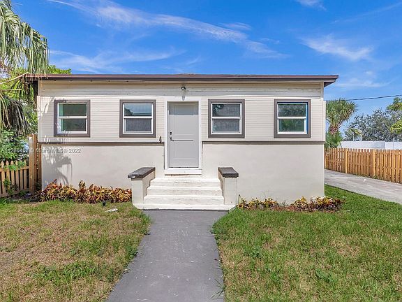 2nd image of 719 9th St #0