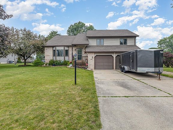 2nd image of 568 Glenwood Dr