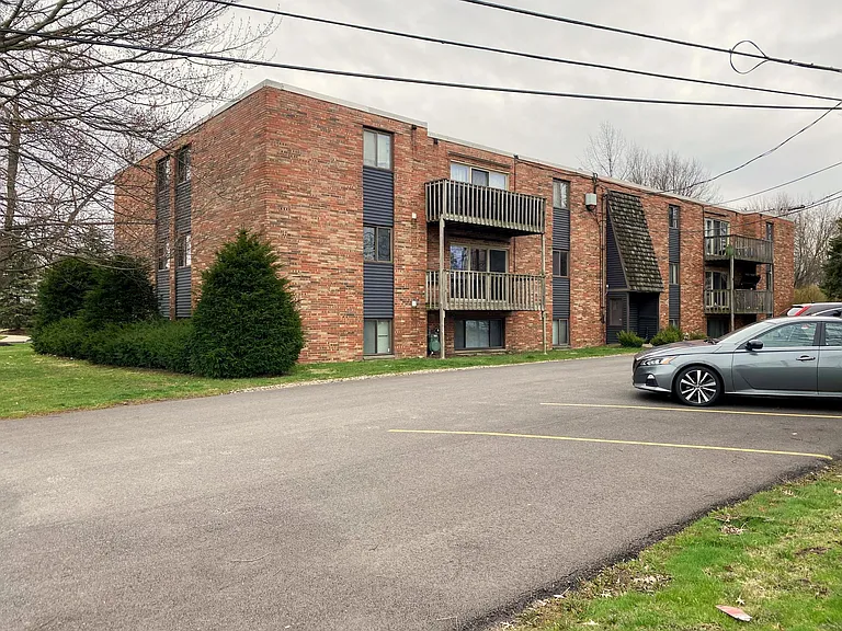 Exterior / parking lot