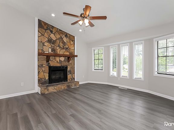 4th image of 415 Cindy Dr SE