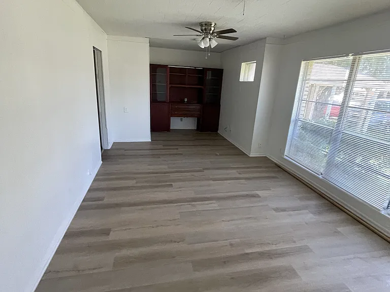 305 Midway Dr — Photo 16