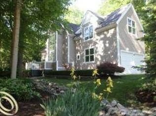 451 E Nawakwa Rd, Rochester Hills, MI 48307