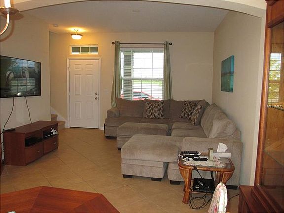 3rd image of 562 Juniper Springs Dr