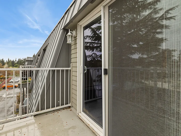 Riviera Apartments Northgate — Photo 22