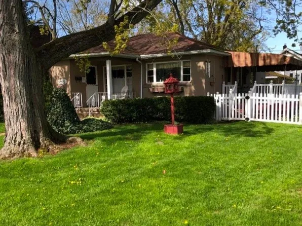 385 Kerr St, Lewiston, NY 14092