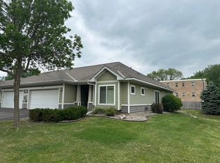 1470 Ravoux Ln, Chaska, MN 55318