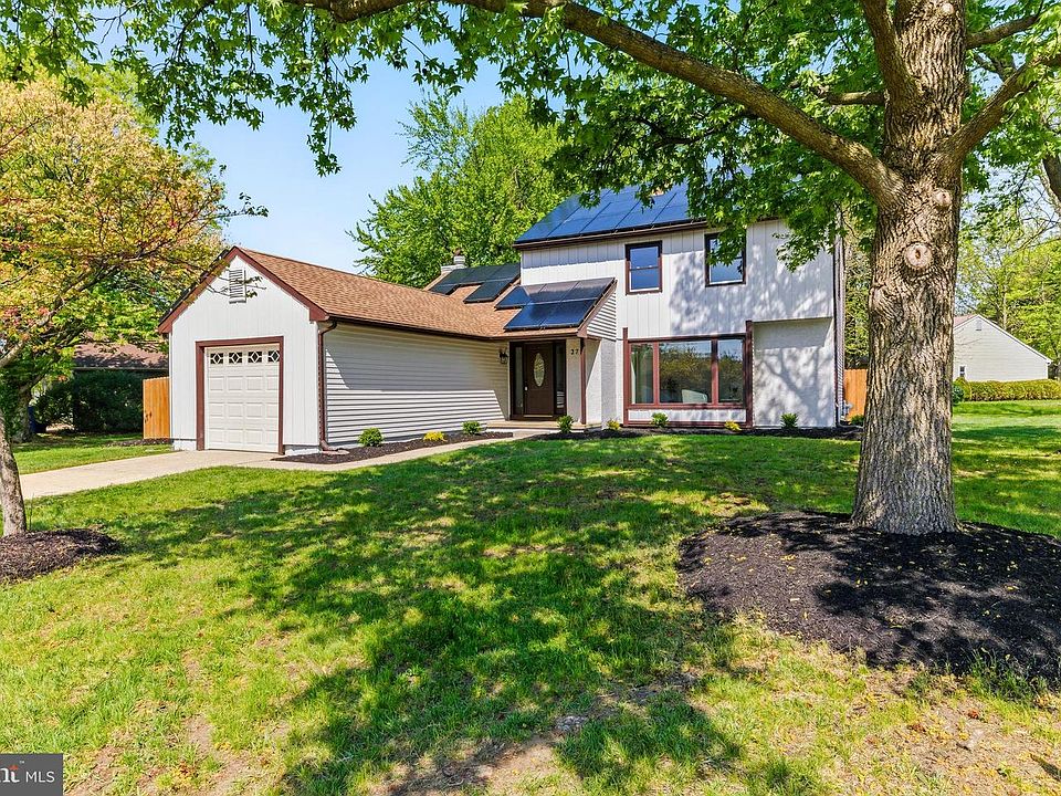 1st image of 27 Gardenia Dr