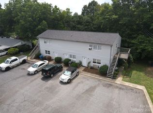 256-264 8th St SE, Hickory, NC 28602