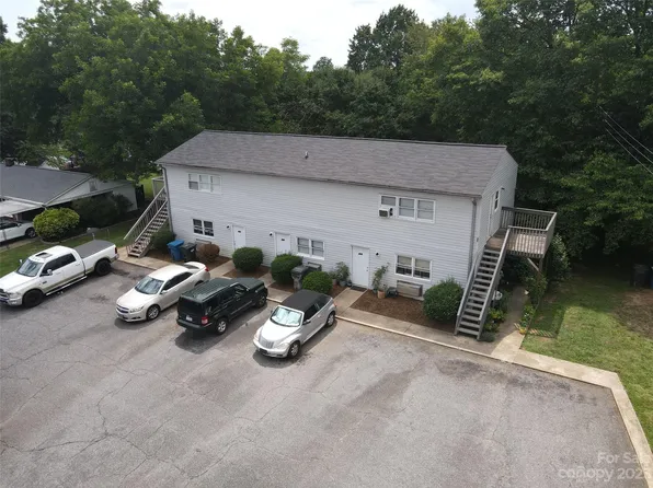 256-264 8th St SE, Hickory, NC 28602