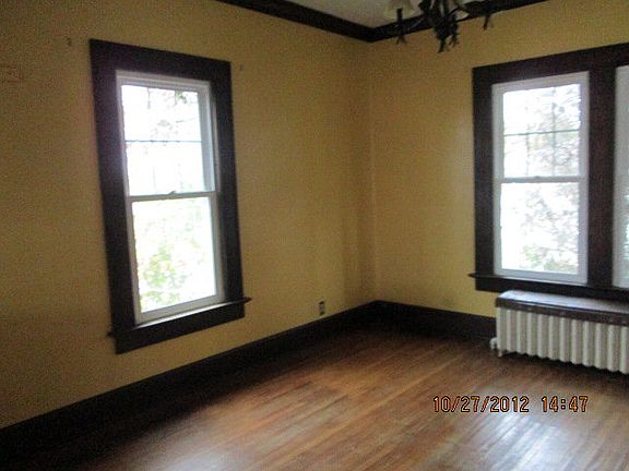 4th image of 324 1st St