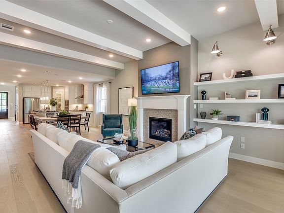 3rd image of 1116 Lakeview Ln