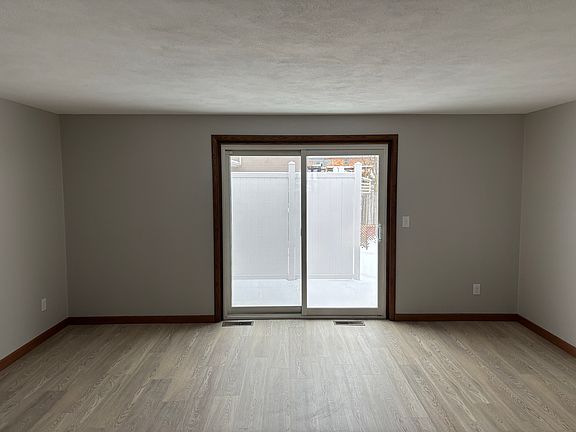 2nd image of 1031 Melrose Ct #1031