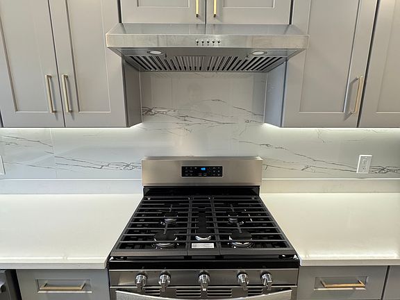 5th image of 207 Lake Shore Rd APT 2