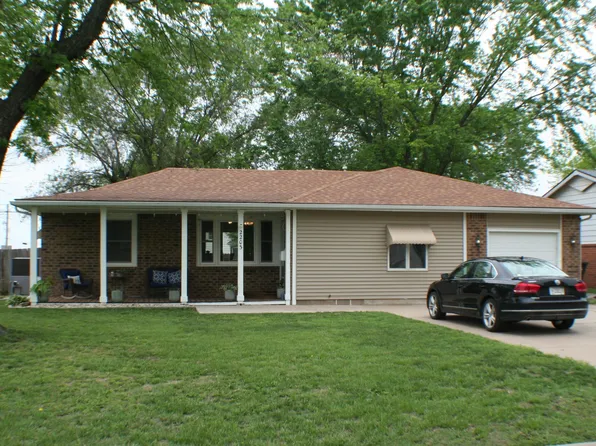 2203 Moyle St, Augusta, KS 67010