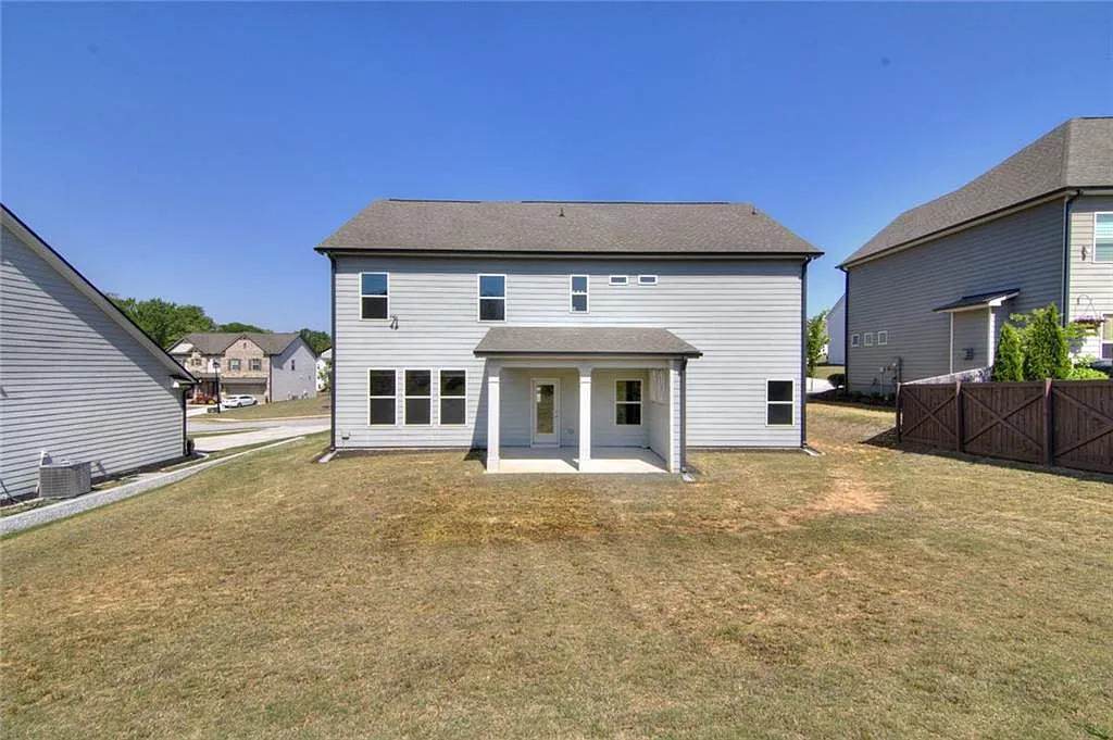 4 bed, 3.0 bath, 3204 sqft, $3,200 — Photo 4