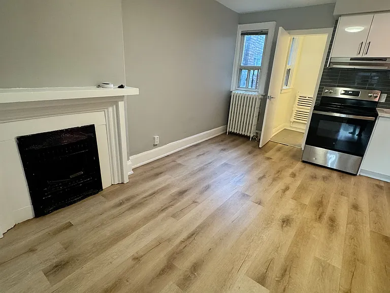 781 Saint Clair Ave W #17 — Photo 5