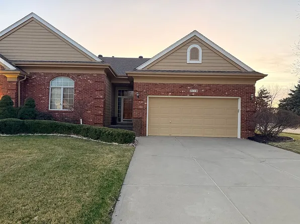 2110 S 179th St, Omaha, NE 68130