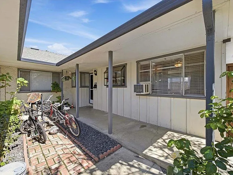 1108 Boynton Ave — Photo 4