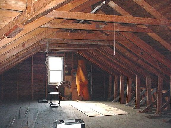 Huge Storage area above Garage