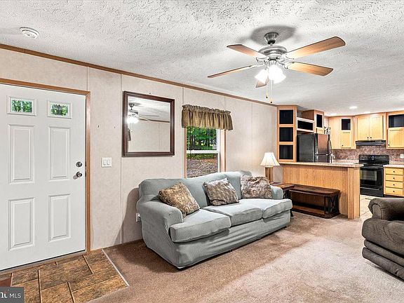 4th image of 93 Meadow Lake Dr