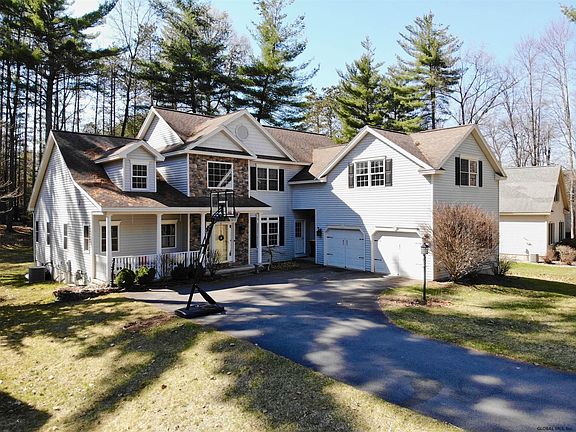 2nd image of 34 Hearthstone Dr