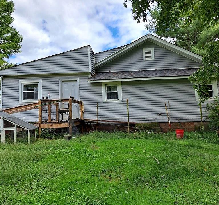 2nd image of 2847 Hacketts Lake Rd