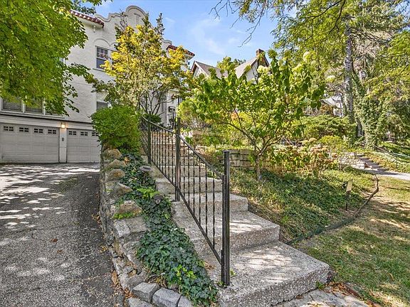 FRONT STAIR