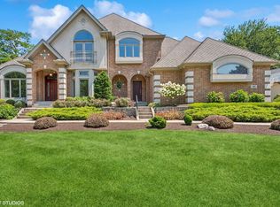 2406 Old Oak Dr, Valparaiso, IN 46385