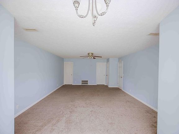 2nd image of 3315 N Hampton Dr