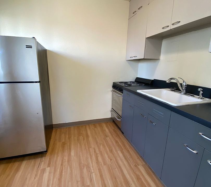 2nd image of 1050 Ferry St #501B