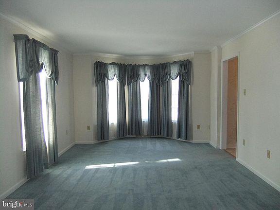 5th image of 11131 Eastwood Dr