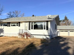 1030 S 15th Ave, Wainwright, AB T9W 1J8