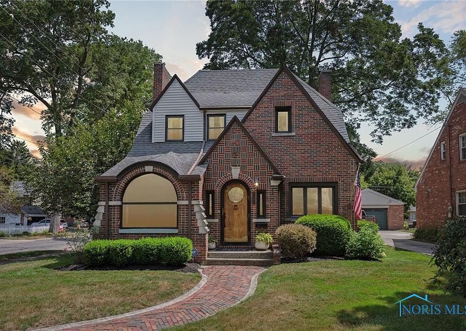 1st image of 2364 Densmore Dr
